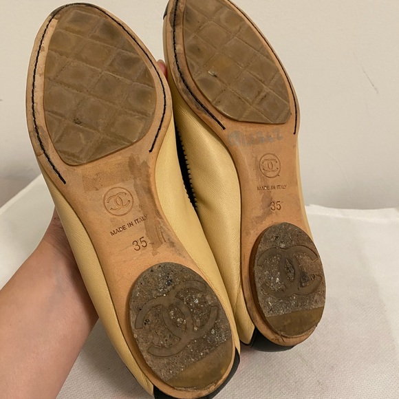 Authentic Chanel 2 tones flats - Picture 9 of 12